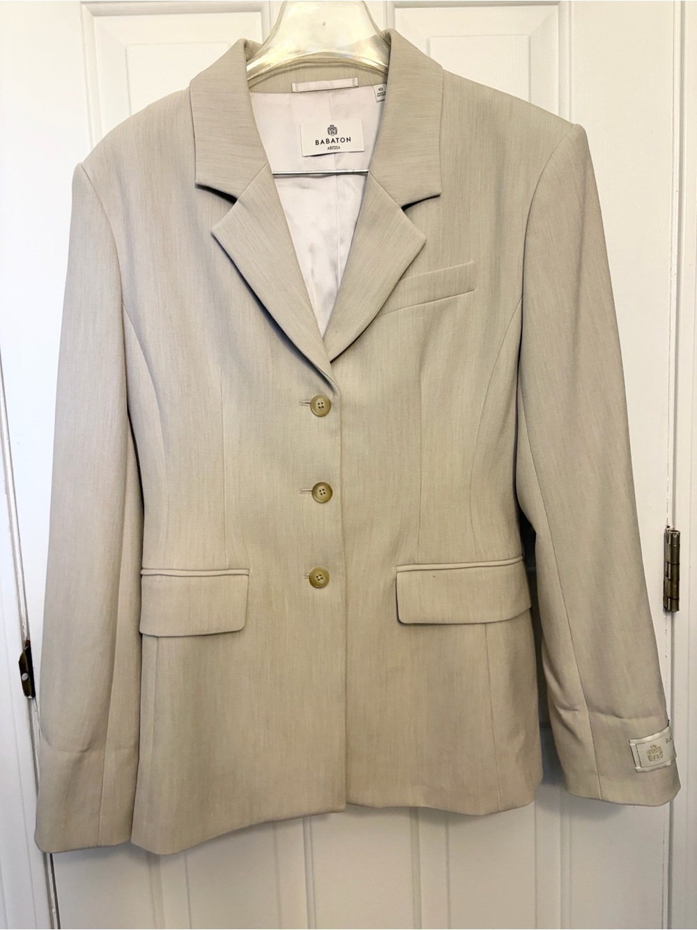 Babaton Light Beige Single-Breasted Tailored Blazer